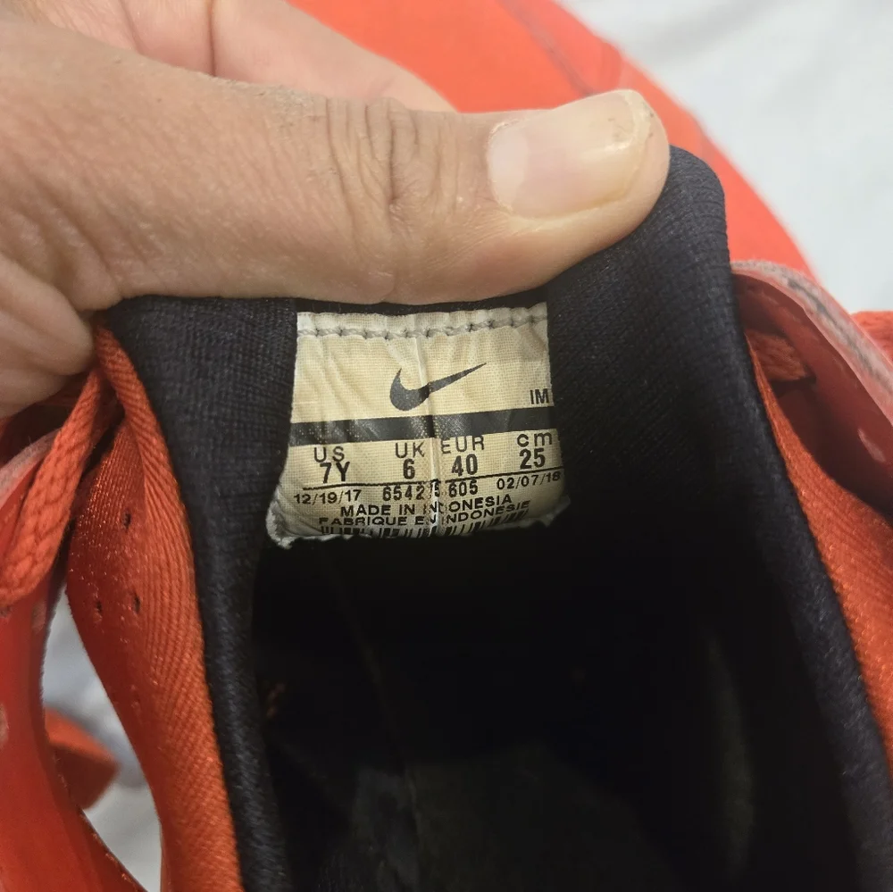 NIKE Red Sneakers‎ - Picture 6 of 6